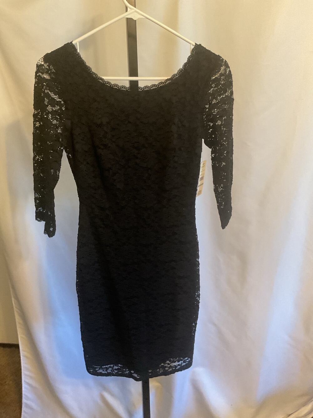 Laundry by Shelli Segal Black Lace Sheath Dress Size 0 3/4 Sleeve Scoop Neck NWT